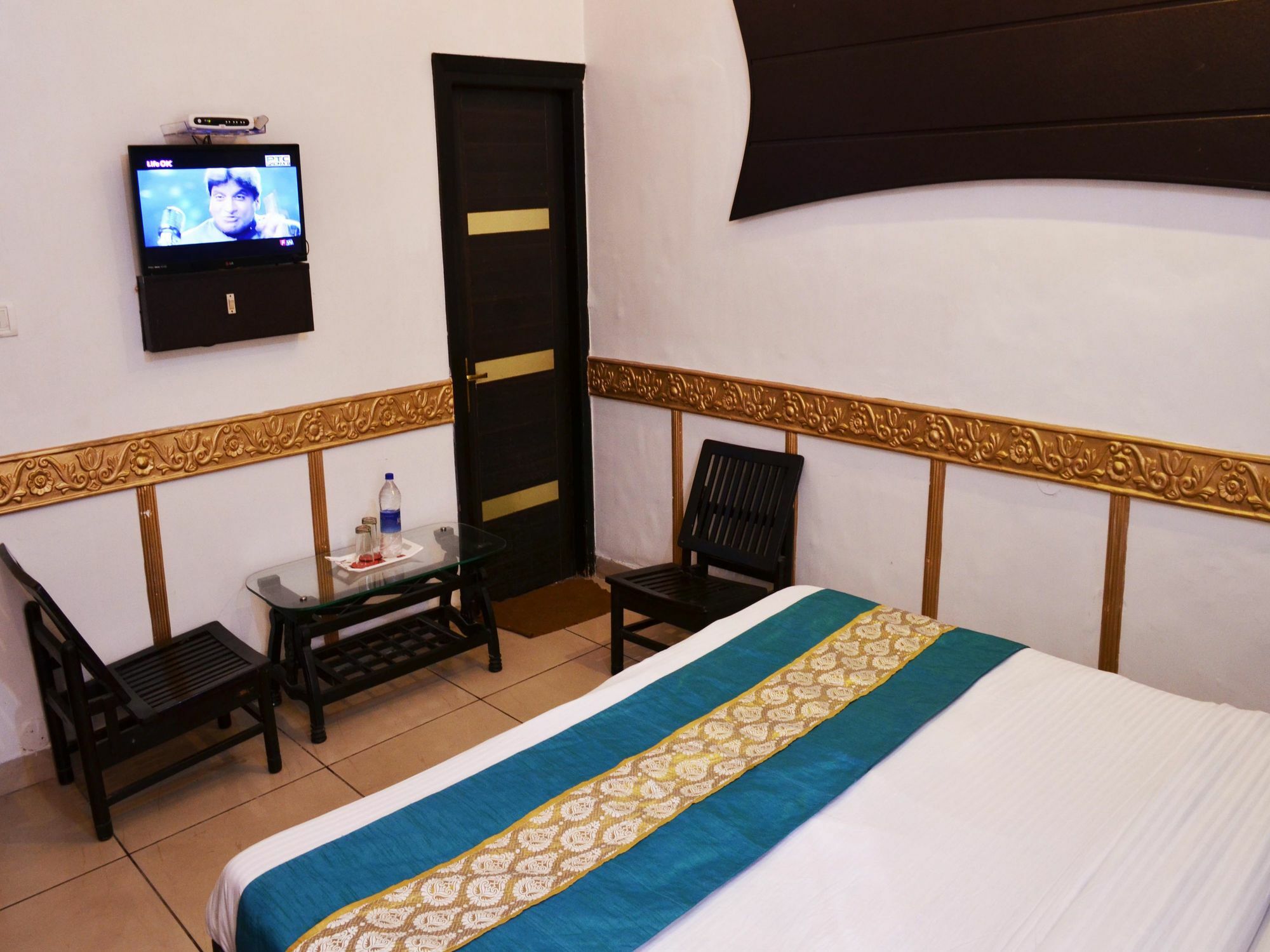 Hotel Oyo 5884 Amante Chandīgarh Exterior foto